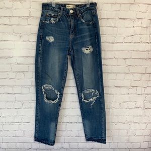 Garage Mom’s distressed jeans Sz 3
